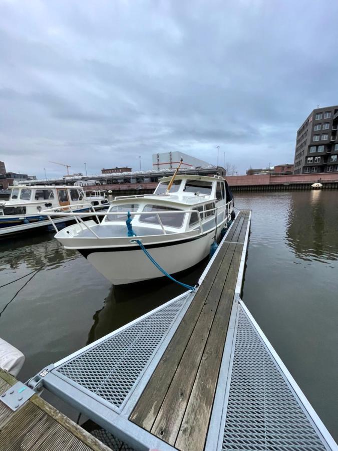 Suesses Motorboot - Bremen Ueberseestadt Exterior photo